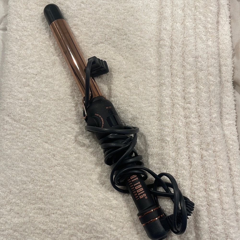 Hot tools curling iron